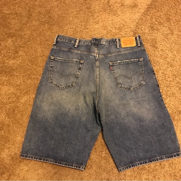 Levi's Men's 569 Loose Straight Denim Shorts - Picture 10 of 10